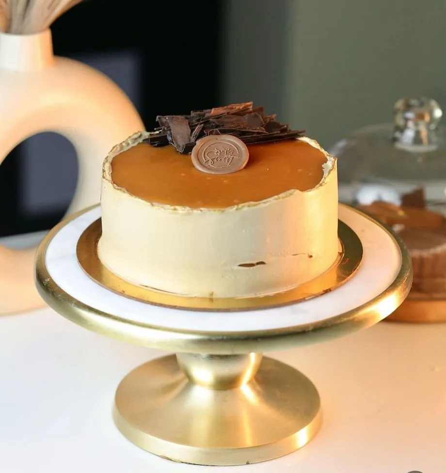Custom eggless caramel cake with Simply Sweet wax seal, Udaipur