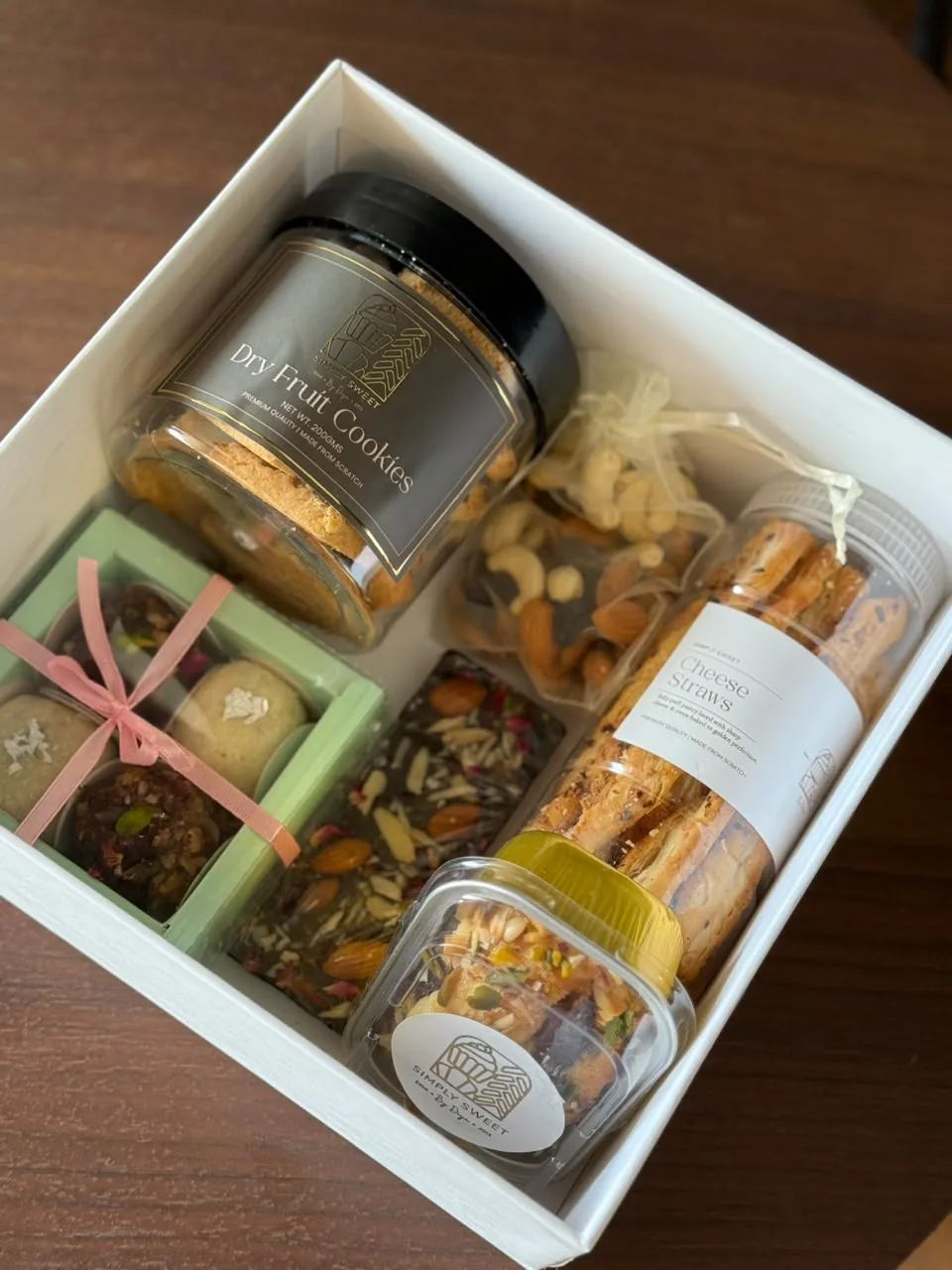 Dry fruit gift hamper by Simply Sweet Udaipur