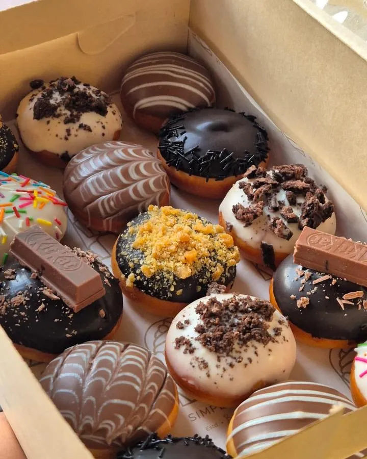 Mini donut gift box by Simply Sweet Udaipur