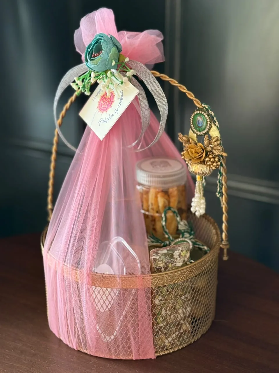 Wedding gift basket by Simply Sweet Udaipur
